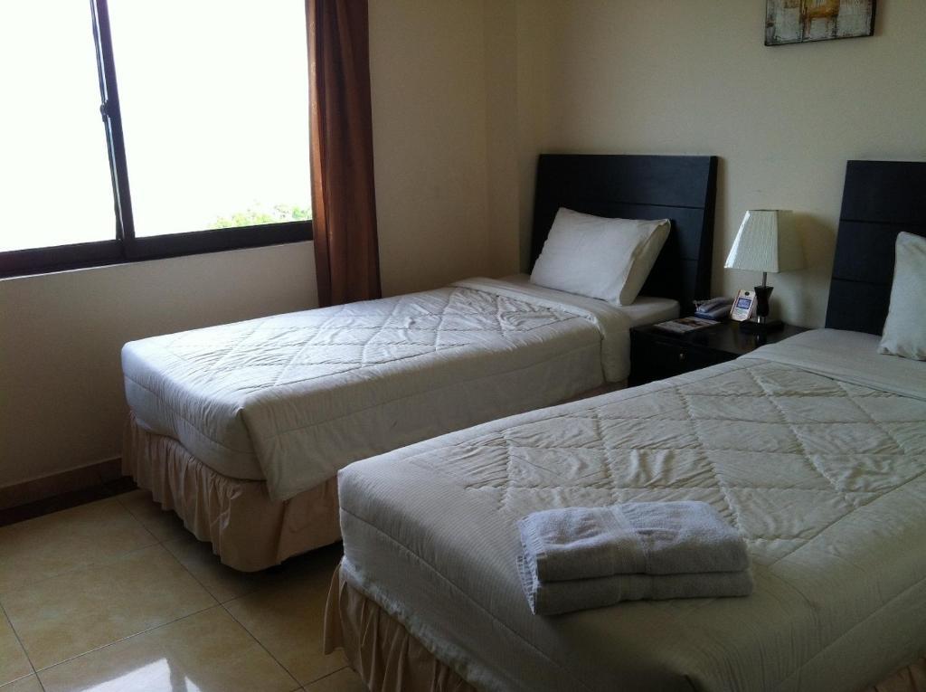 بالو Grand Duta Hotel الغرفة الصورة