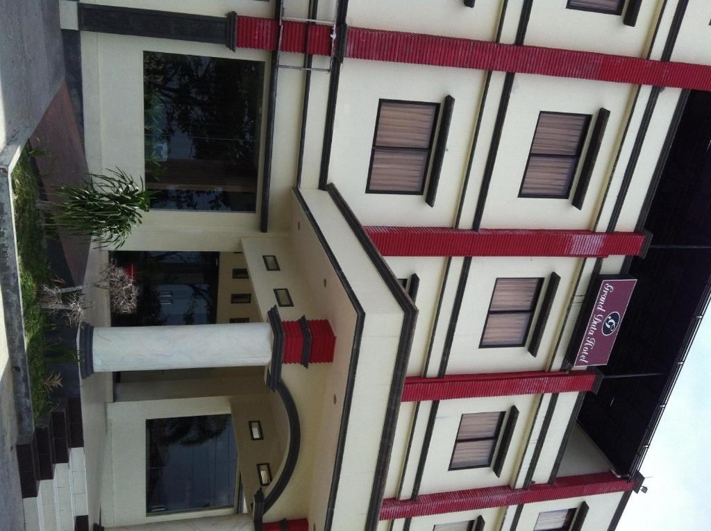بالو Grand Duta Hotel المظهر الخارجي الصورة